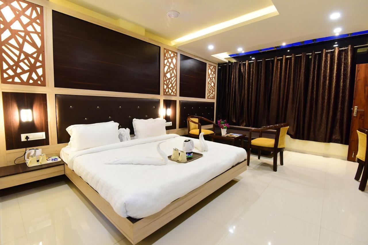 Hotel Dayal Shree Paradise Бхопал Екстер'єр фото